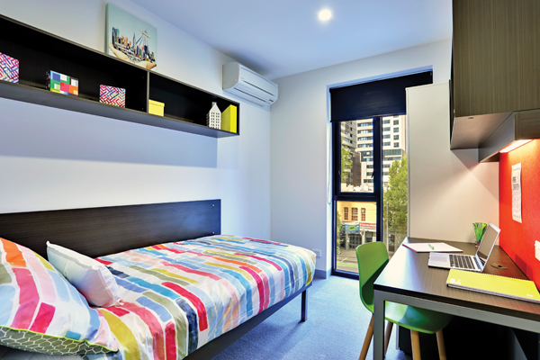  King Single Bed, 3 Bed Apartment With Ensuite  -  Scape Melbourne Central  - Gallery -  1