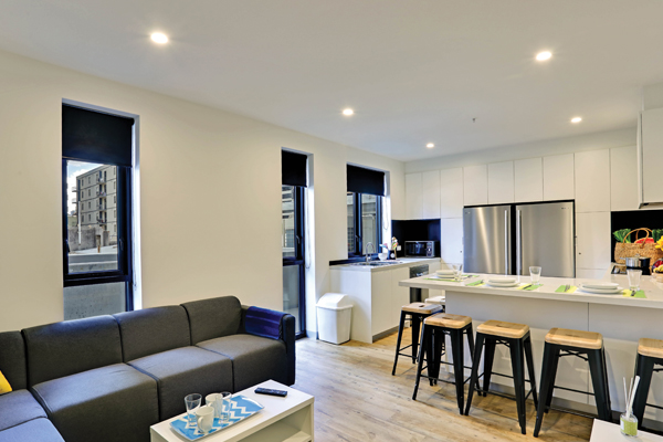  King Single Bed, Twin 8 Bed Apartment With Ensuite  -  Scape Melbourne Central  - Gallery -  5