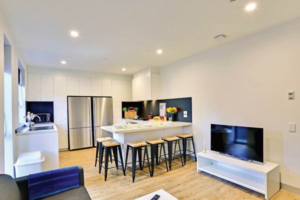  King Single Bed, Twin 8 Bed Apartment With Ensuite  -  Scape Melbourne Central  - Gallery -  3