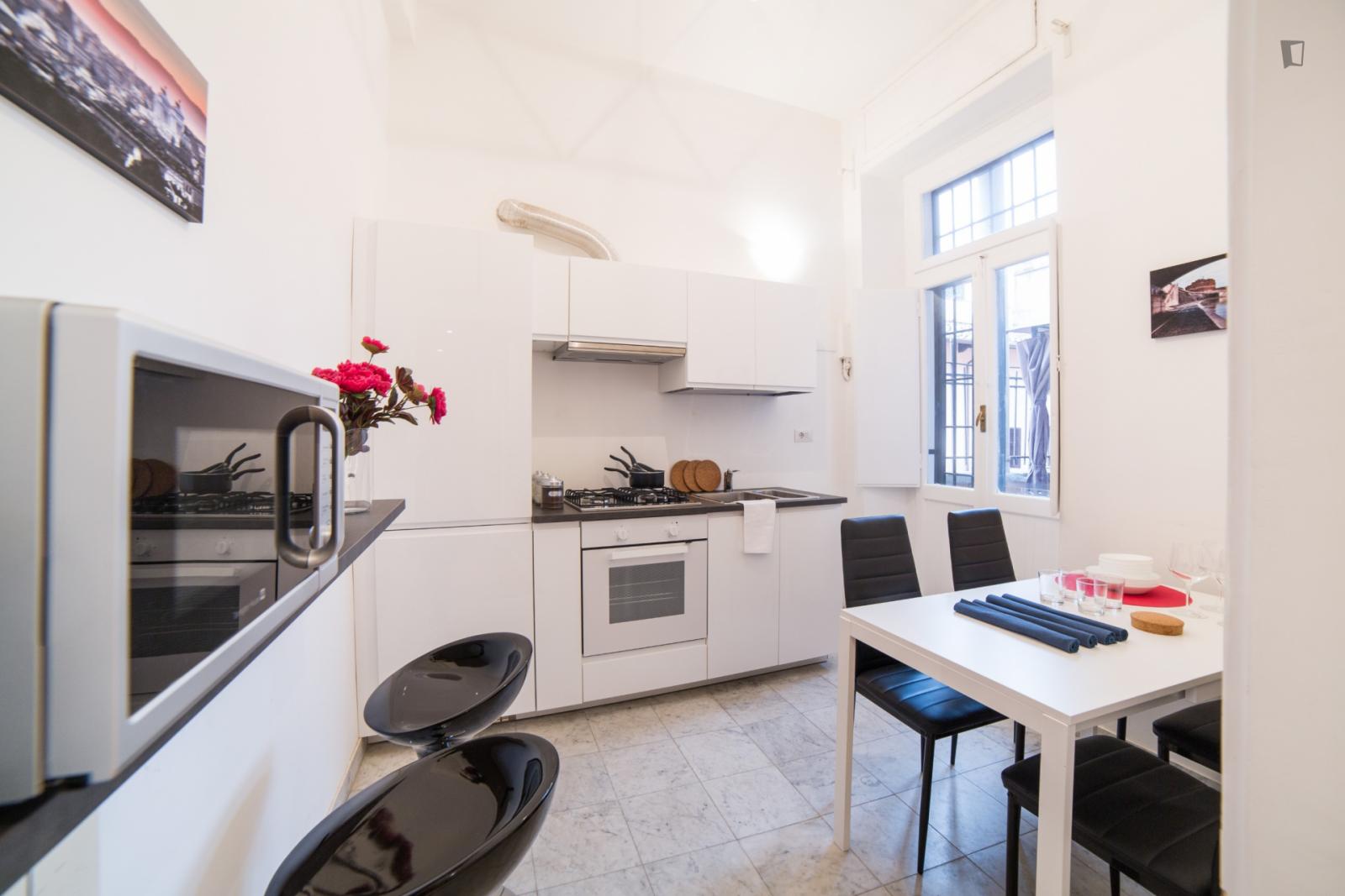  Luxurious 3-Bedroom Flat In Rome's Historic Centre  -  Luxurious 3-bedroom flat in Rome's historic centre  - Gallery -  1