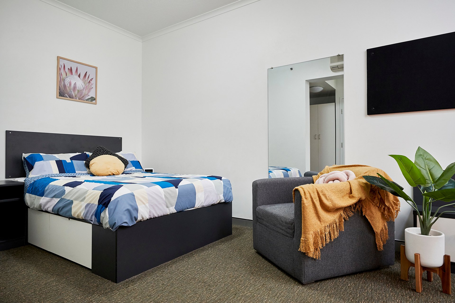  King Single Bed, Ultra Studio Apartment, Standard View  -  Scape Tribune  - Gallery -  4