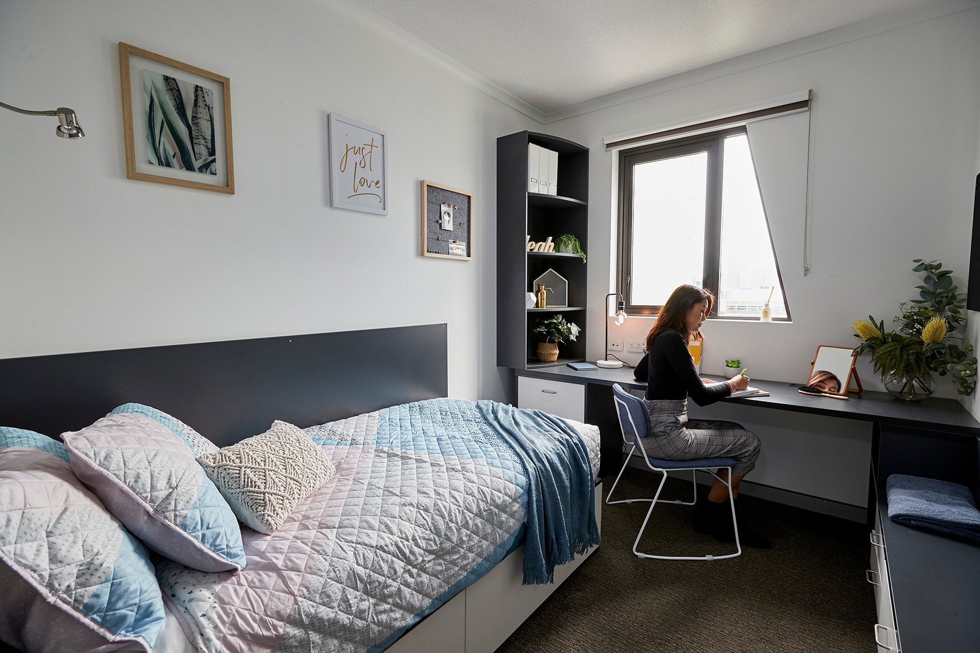  King Single Bed, Shared Apartment, 6 Bed Apartment With Ensuite  -  Scape Tribune  - Gallery -  6