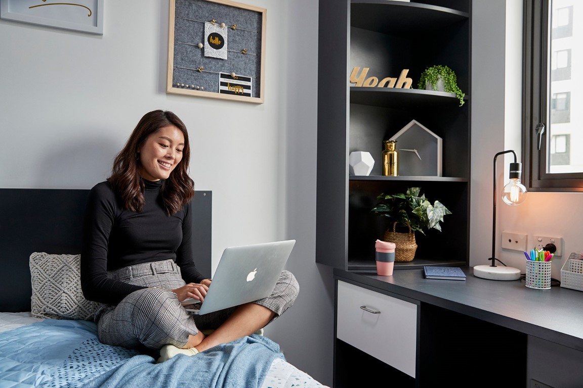  King Single Bed, 5 Bed Apartment With Ensuite  -  Scape Tribune  - Gallery -  11