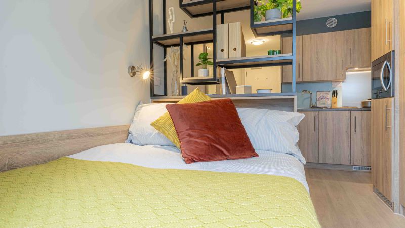  Bronze Studio Plus  -  iQ Hammersmith  - Gallery -  1
