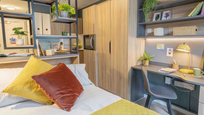  Bronze Studio Plus  -  iQ Hammersmith  - Gallery -  10