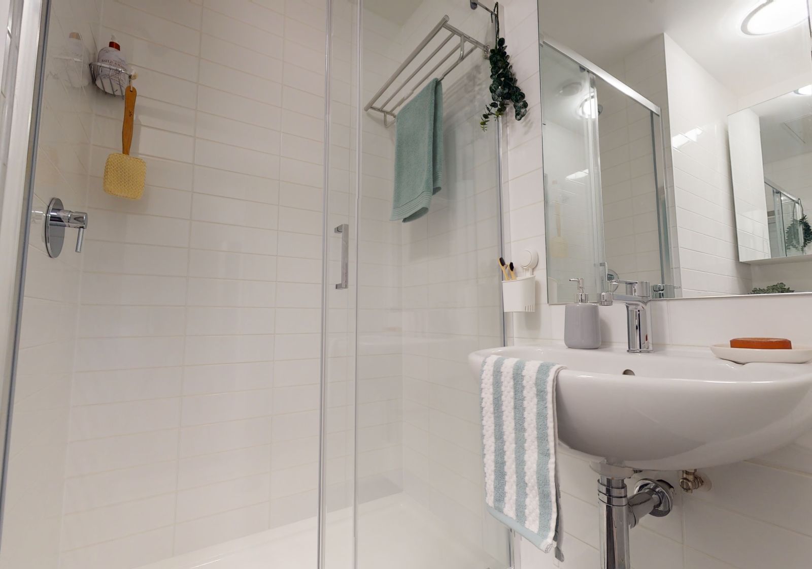  2 Bed Apartment  -  iQ Hammersmith  - Gallery -  4