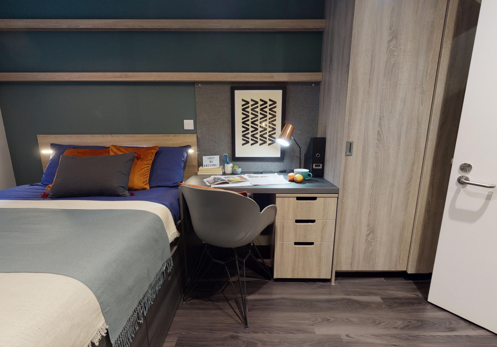  Platinum Studio Twin  -  iQ Hammersmith  - Gallery -  6