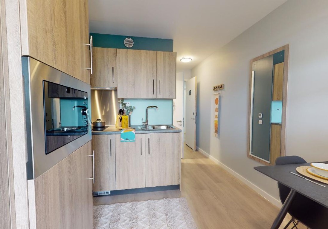  Silver Crtyrd Studio Plus  -  iQ Hammersmith  - Gallery -  7