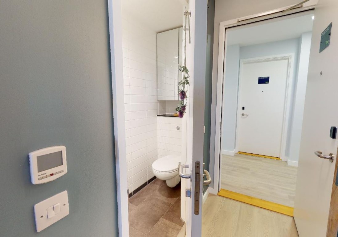  Silver Crtyrd Studio Plus  -  iQ Hammersmith  - Gallery -  5