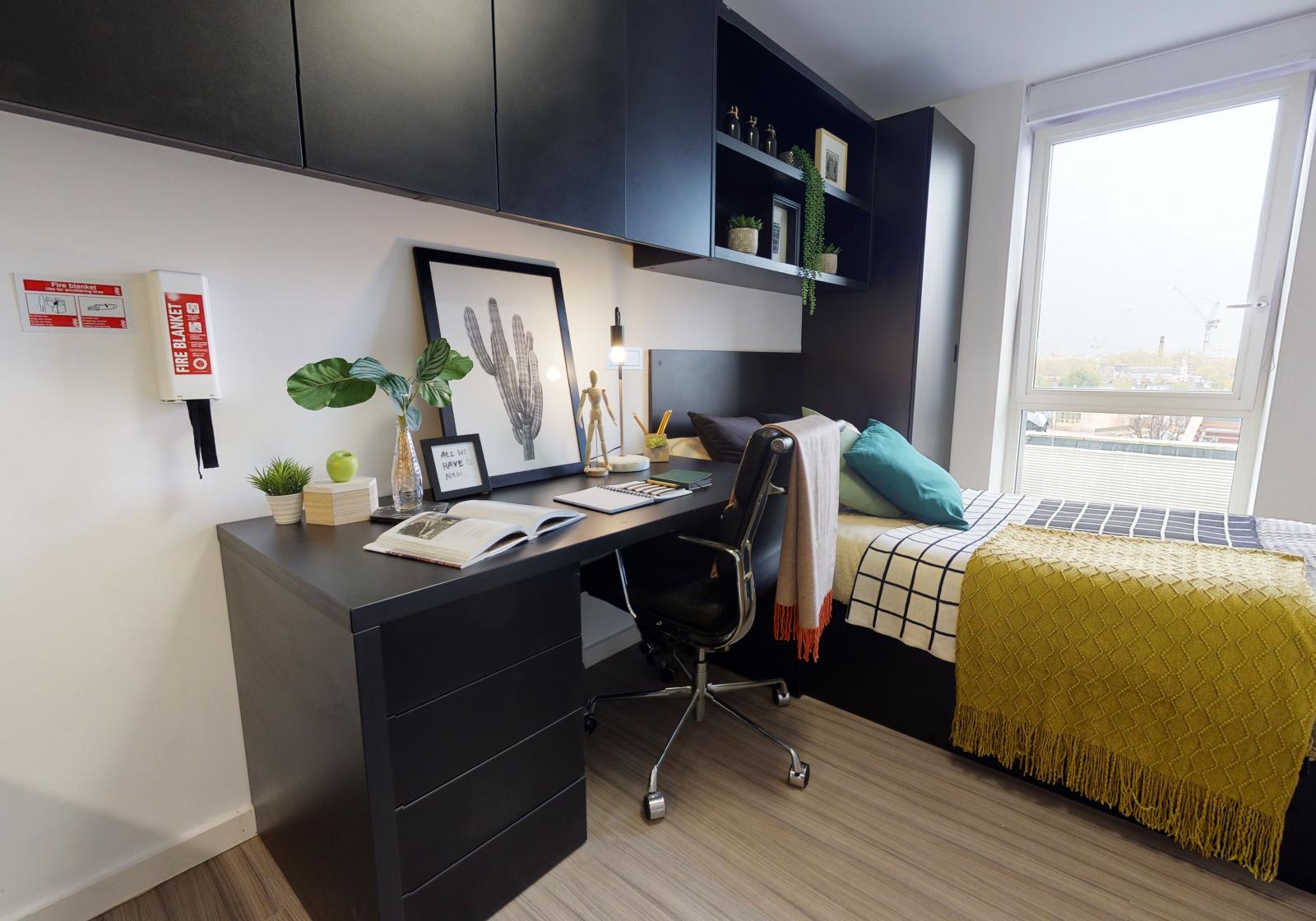  Gold Studio Plus  -  iQ Hammersmith  - Gallery -  6