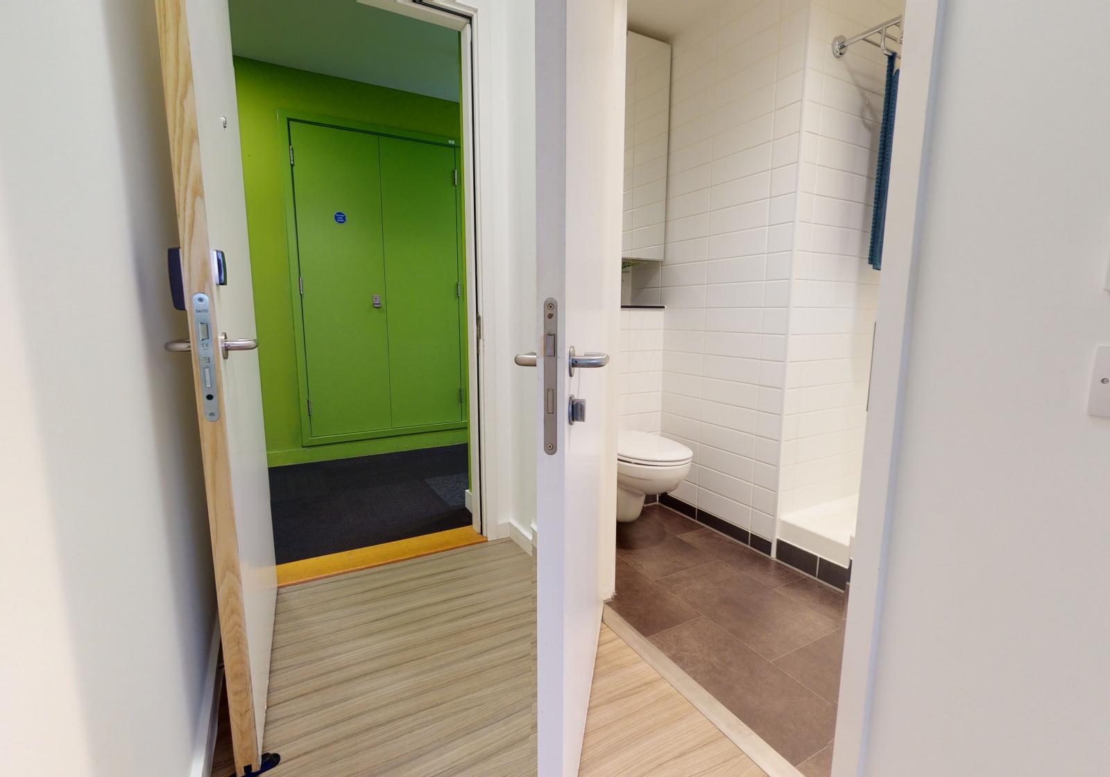  Gold Studio Plus  -  iQ Hammersmith  - Gallery -  2