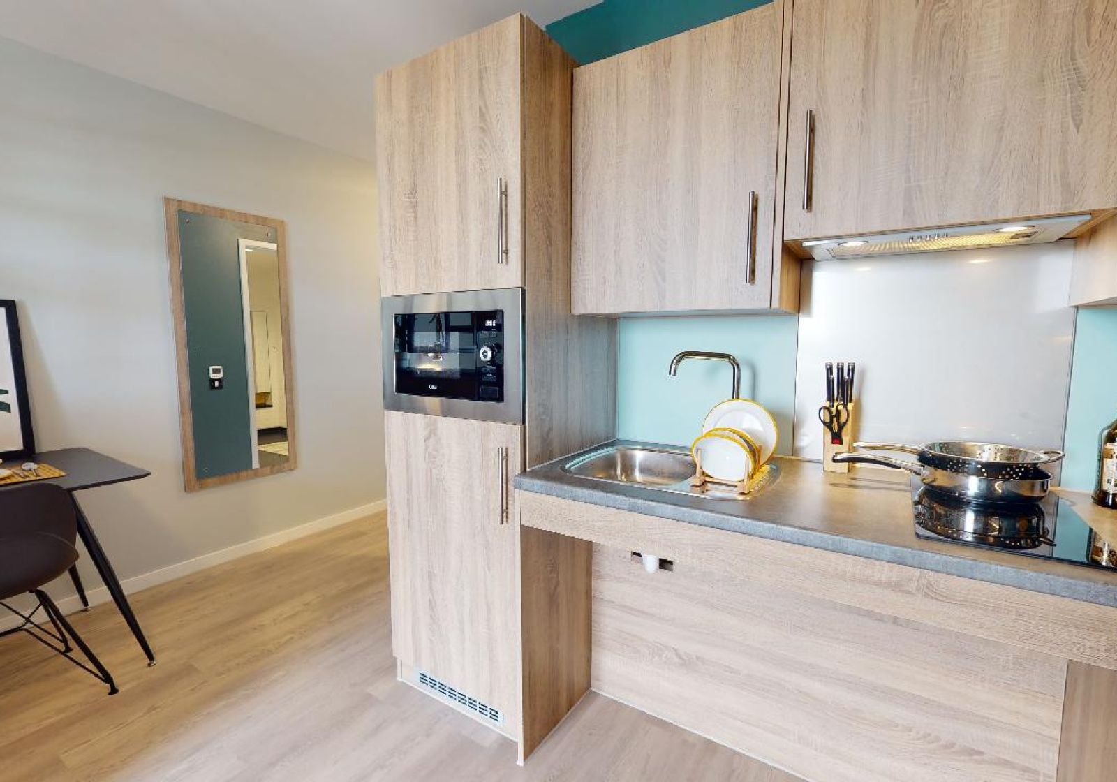  Silver Studio Plus Large  -  iQ Hammersmith  - Gallery -  5