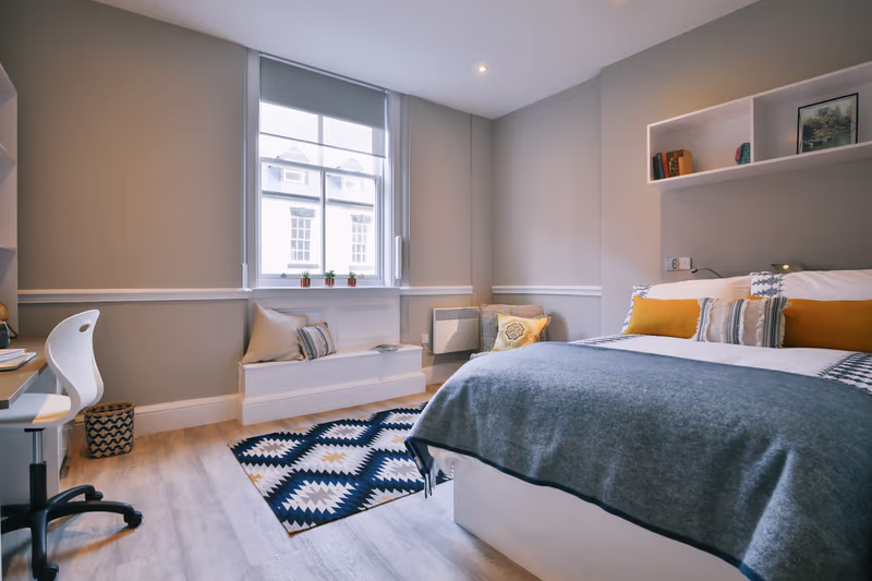  Classic 1-Bed Apartment  -  Provincial House  - Gallery -  1