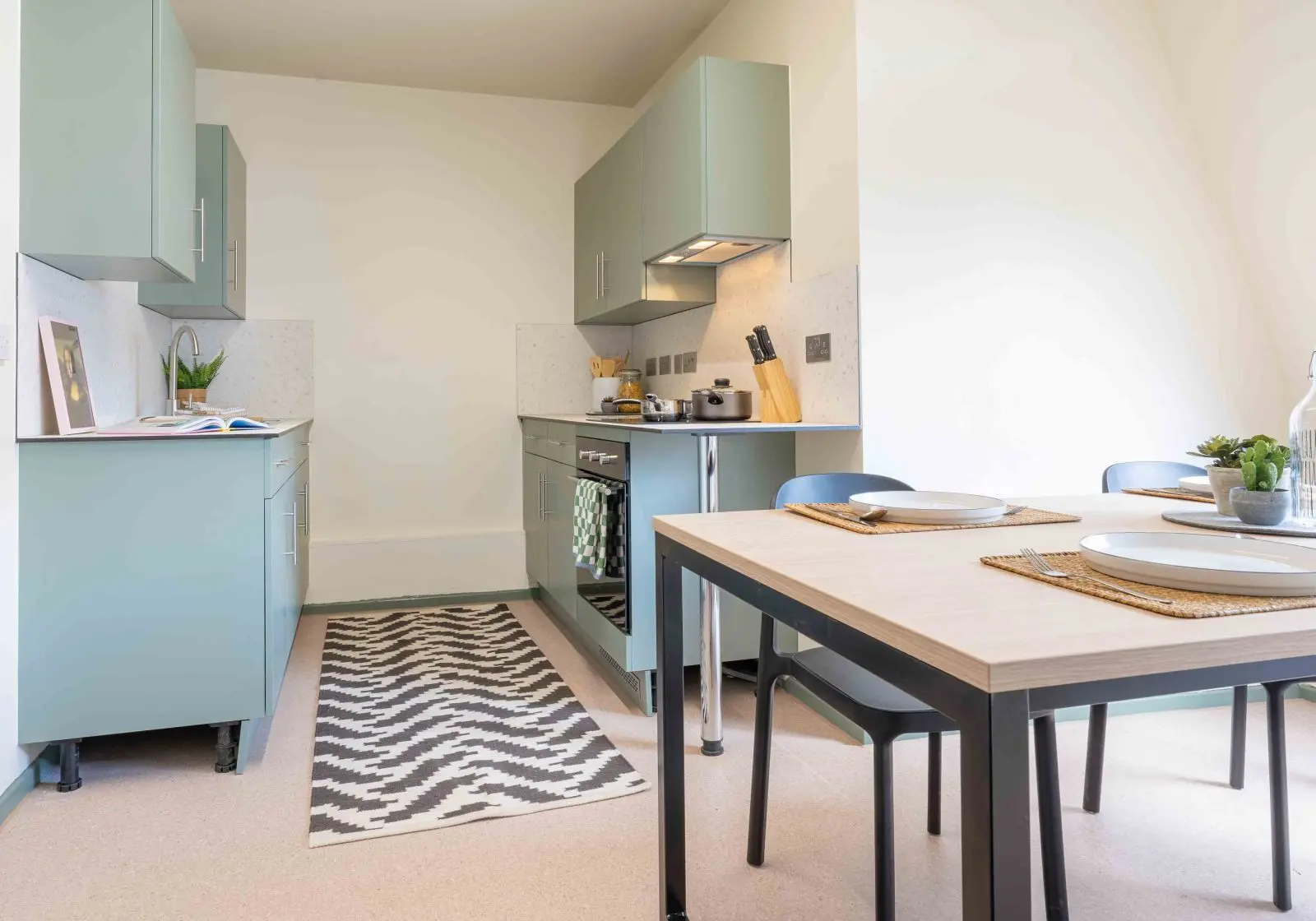 Silver Room-2627 - iQ The Arcade - Gallery - 4