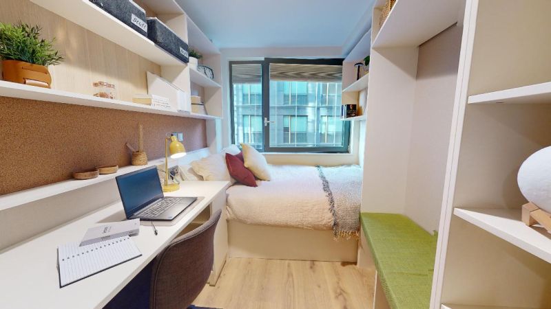  Bronze 2 Bed Apt Plus  -  iQ Paris Gardens  - Gallery -  1