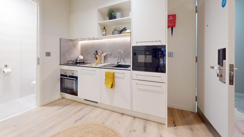  Silver 3 Bed Apt Plus  -  iQ Paris Gardens  - Gallery -  3