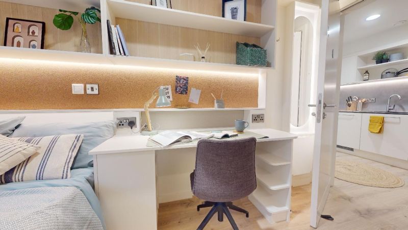  Silver 3 Bed Apt Plus  -  iQ Paris Gardens  - Gallery -  6