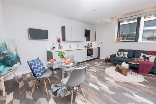 Princess Street, Salisbury House