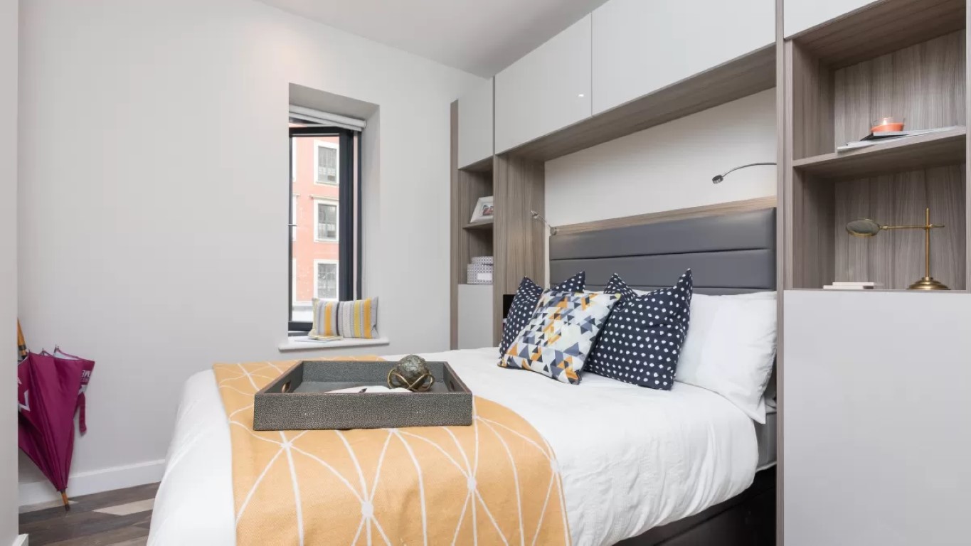  وان بيد ابارتمينت لارج  -  Princess Street, Salisbury House  - Gallery -  1