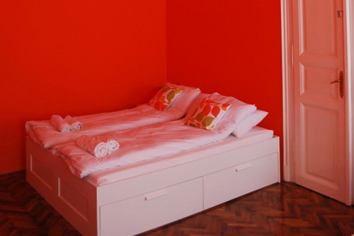 Spacious 2-bedroom and living room apartment near Blaha Lujza tér metro station - Gallery - 16