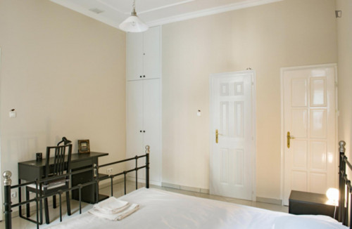Spacious 2-bedroom and living room apartment near Blaha Lujza tér metro station  - Gallery -  5