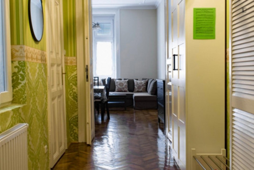 Spacious 2-bedroom and living room apartment near Blaha Lujza tér metro station