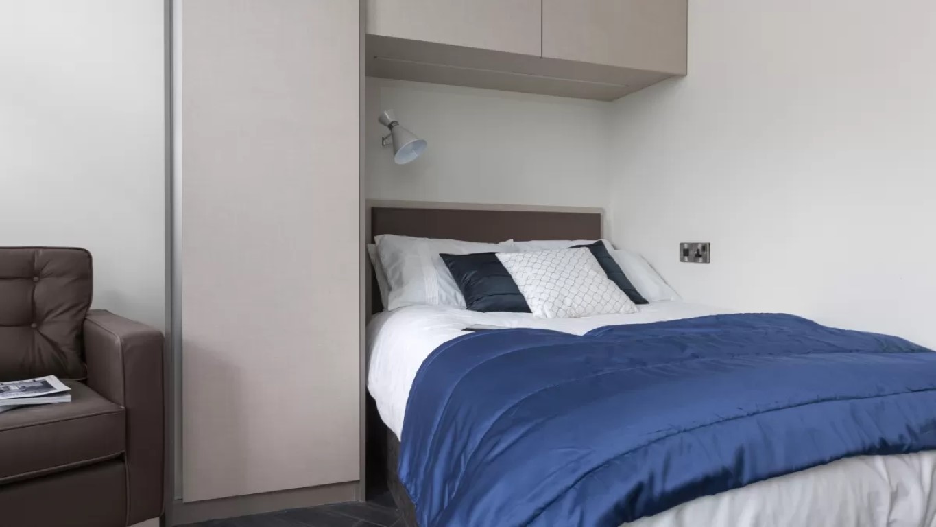 Compact Studio Apartment - King Street - Gallery - 3
