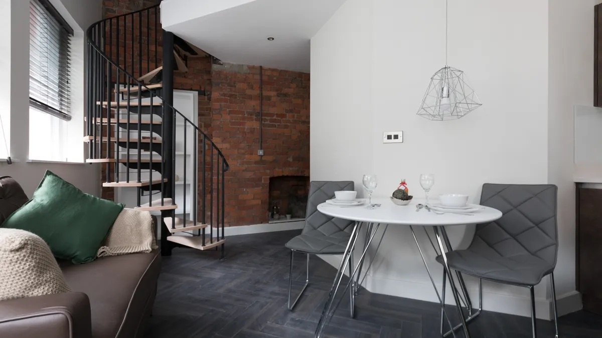  1 Bedroom Duplex Apartment (Large)  -  King Street  - Gallery -  3