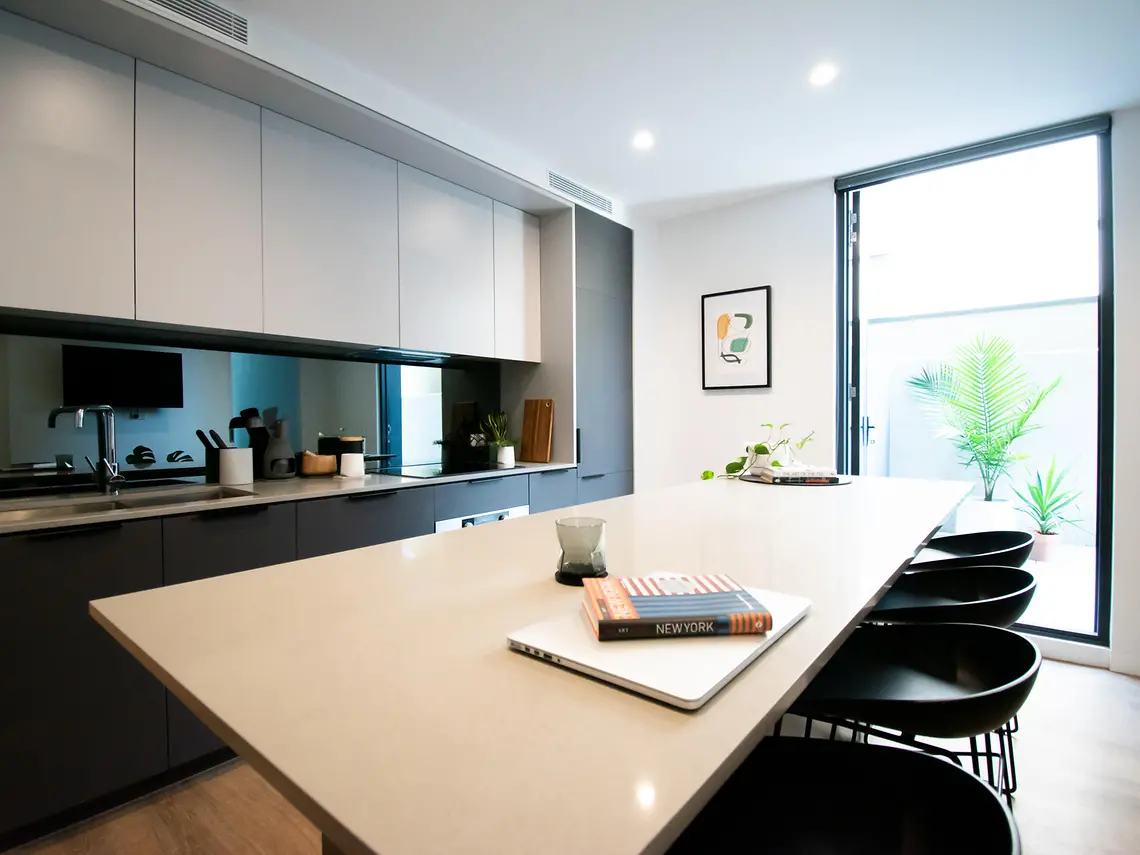  6-Bed Apartments Upper (Bunk Cabin)  -  University Square  - Gallery -  2