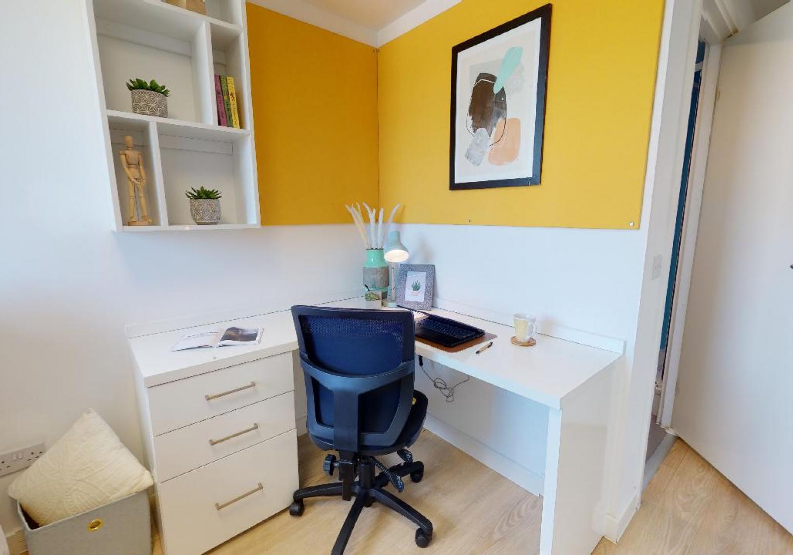  Silver En-Suite Plus  -  iQ Haywood House  - Gallery -  2