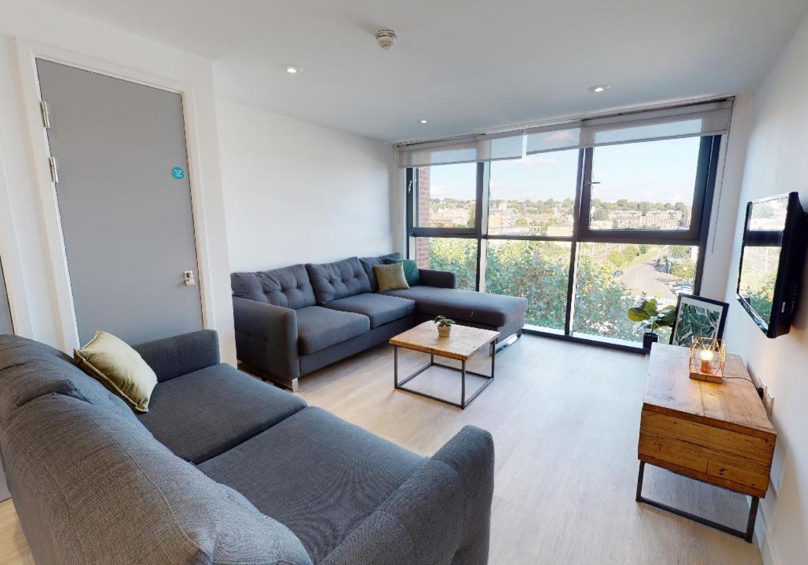  Silver En-Suite Plus  -  iQ Haywood House  - Gallery -  6