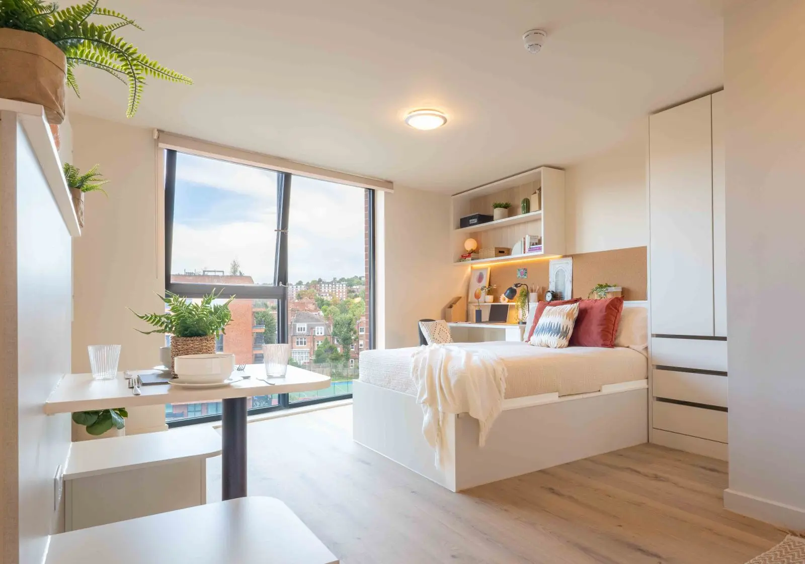  Silver Studio Plus  -  iQ Haywood House  - Gallery -  4
