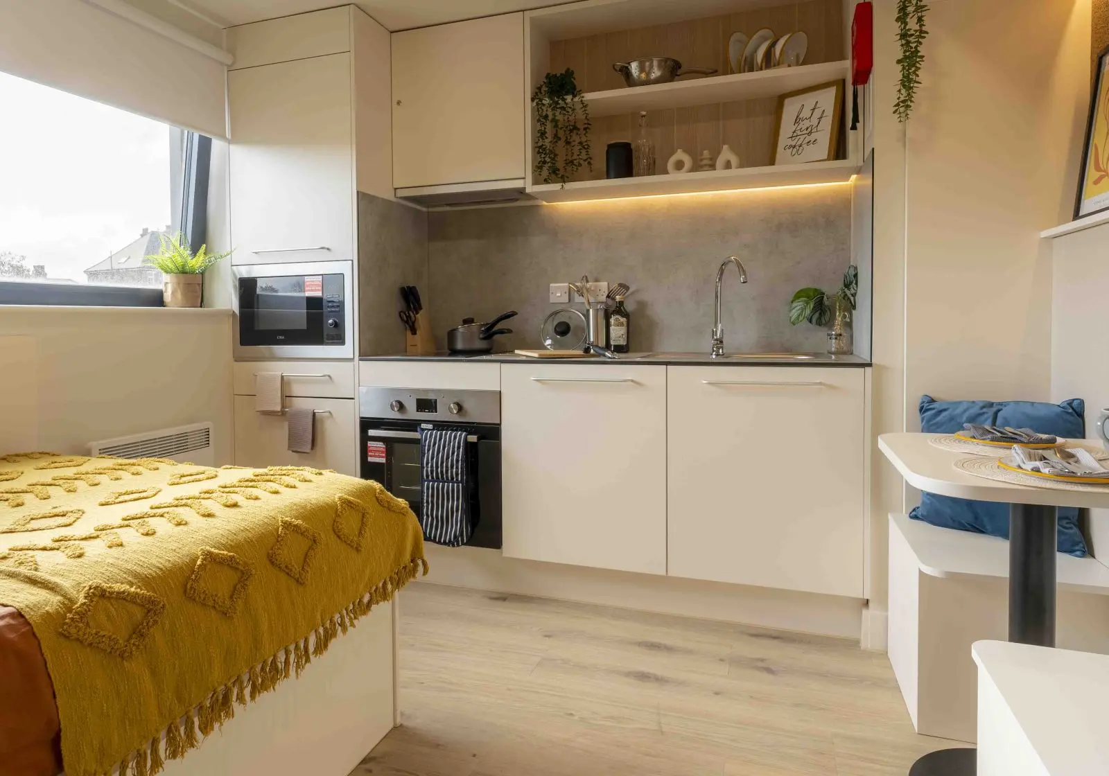  Silver En-Suite Deluxe  -  iQ Haywood House  - Gallery -  3