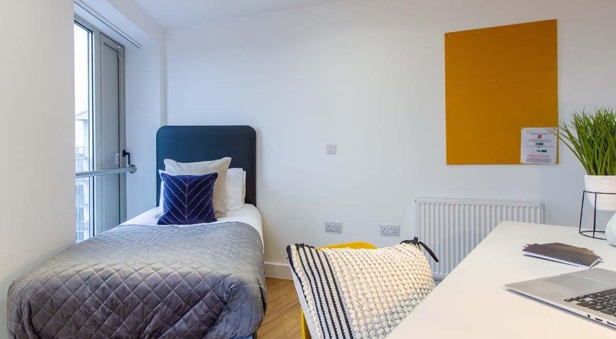  Standard En-Suite  -  Orbital  - Gallery -  2