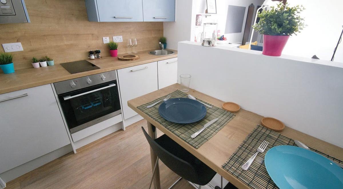  Classic 2 Bed Flat  -  Orbital  - Gallery -  4