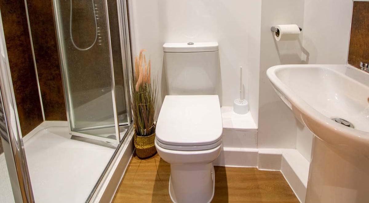 Standard En-Suite - Orbital - Gallery - 12