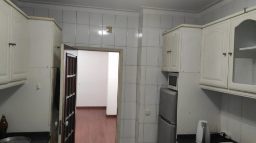 Comfy double bedroom close to Centro Comercial Minho Center