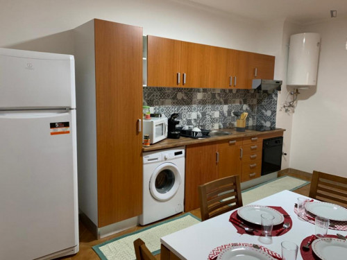 Lovely double bedroom in Covilhã