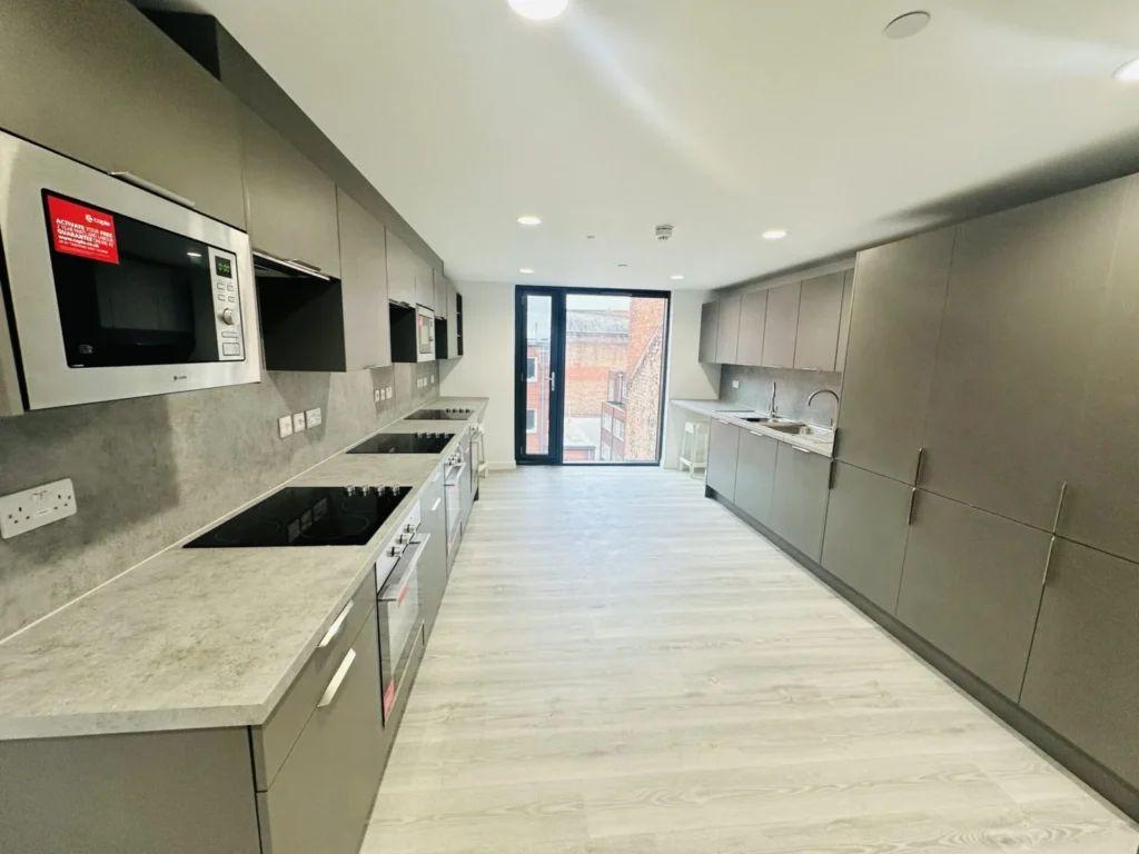 Studio (Top Floor) - 25