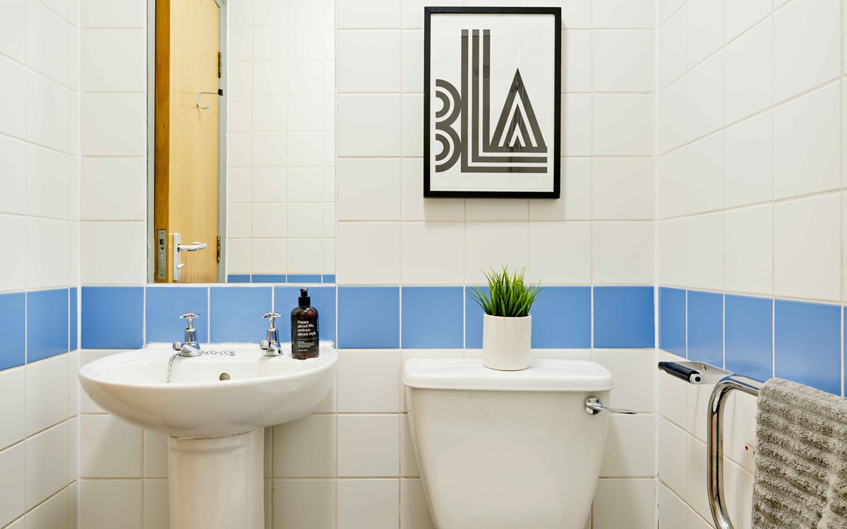 Classic En-Suite - Firth Point - Gallery - 3