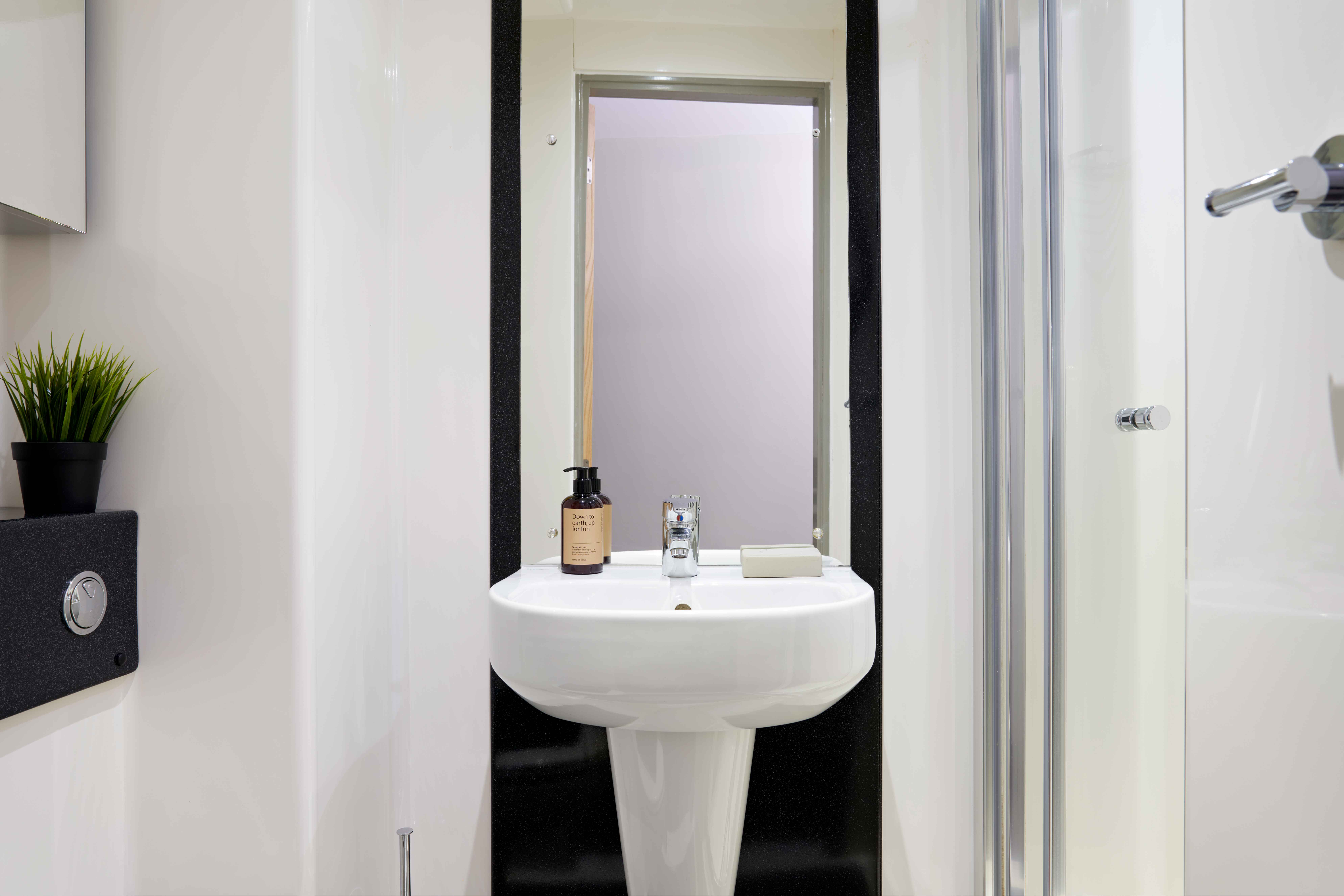  Standard En-Suite  -  Saw Mill  - Gallery -  2