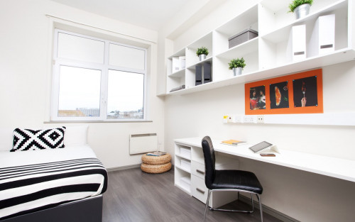 Central Point  - Gallery -  5