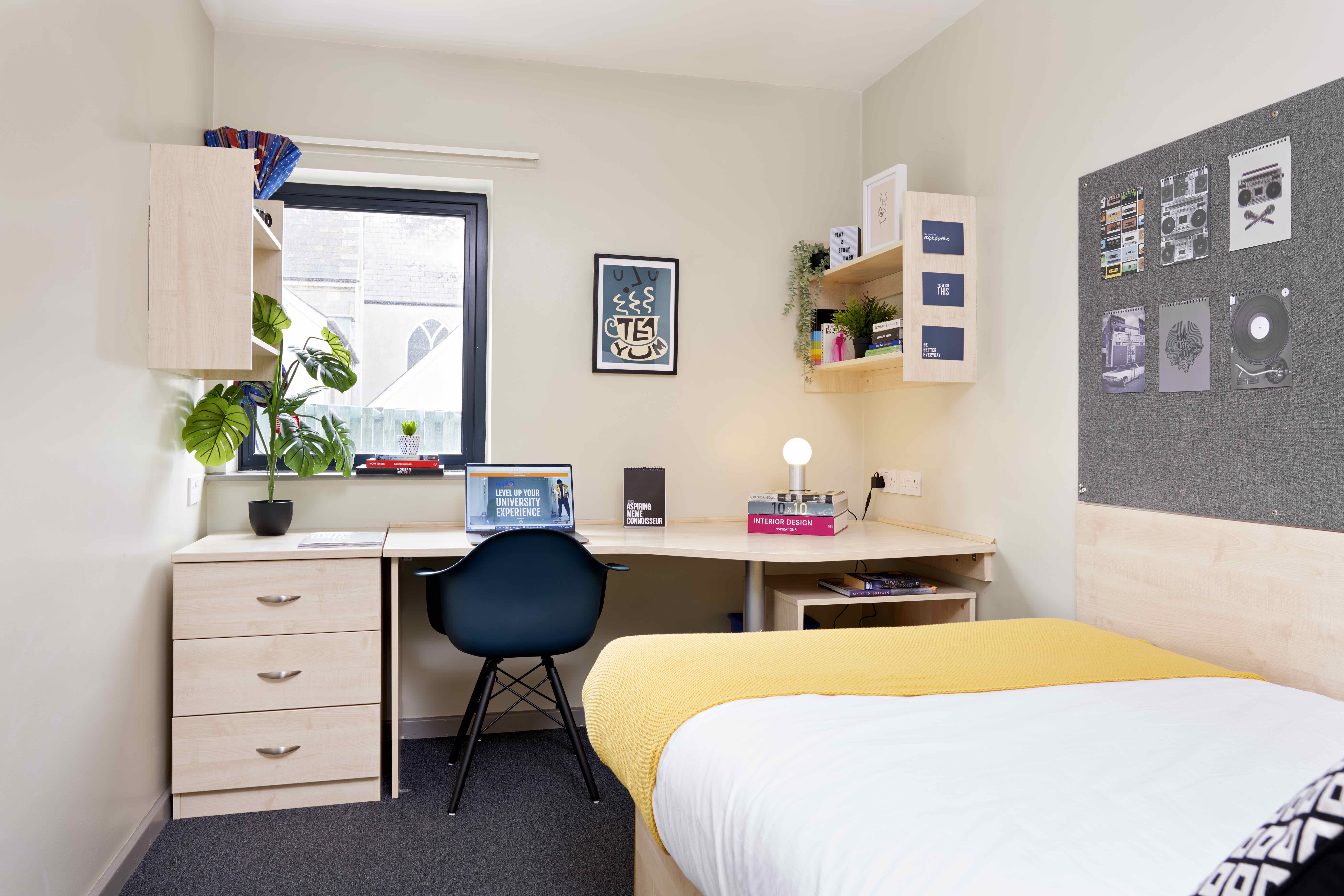  Basic En-Suite  -  St. Thomas Court  - Gallery -  3