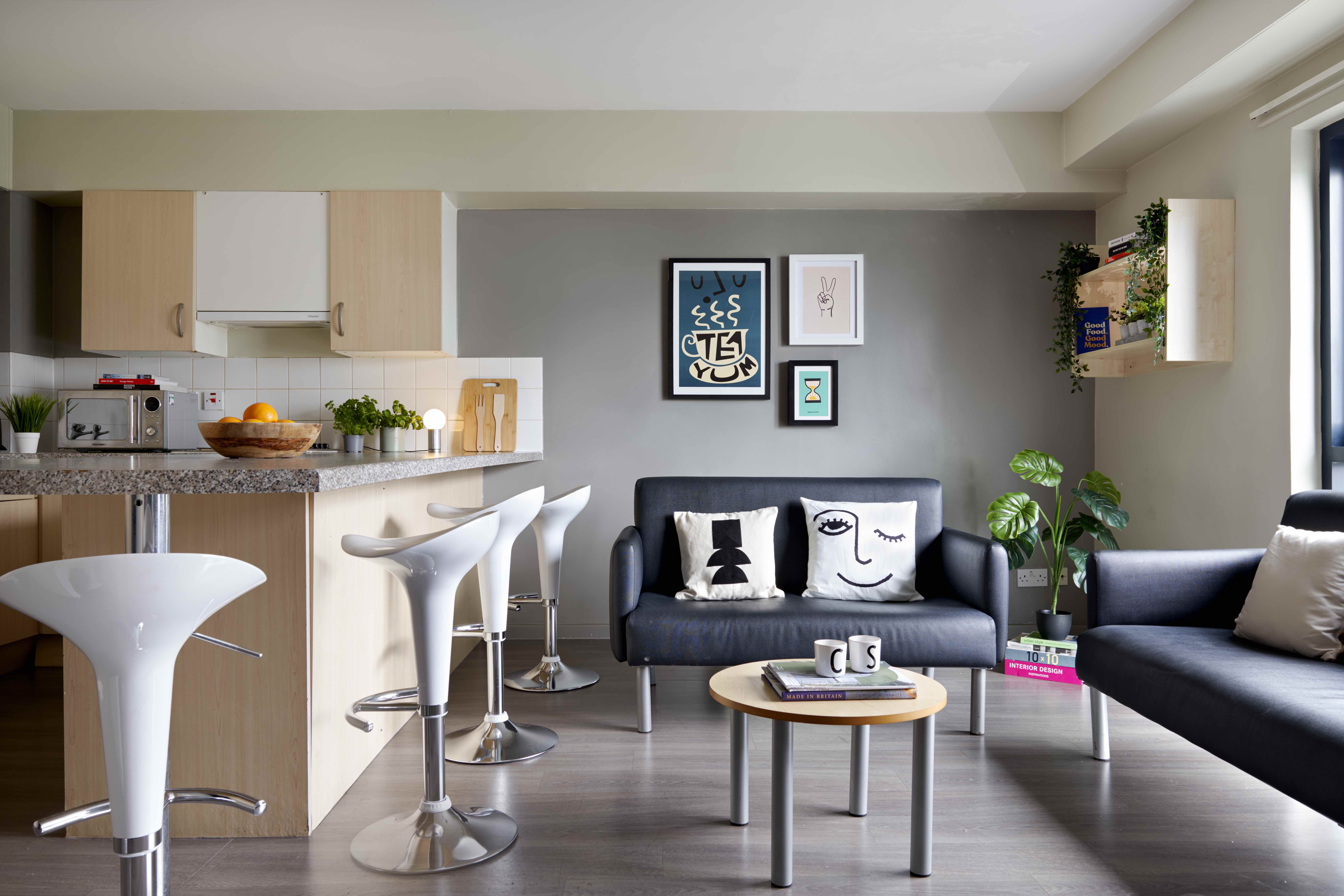  Basic En-Suite  -  St. Thomas Court  - Gallery -  2