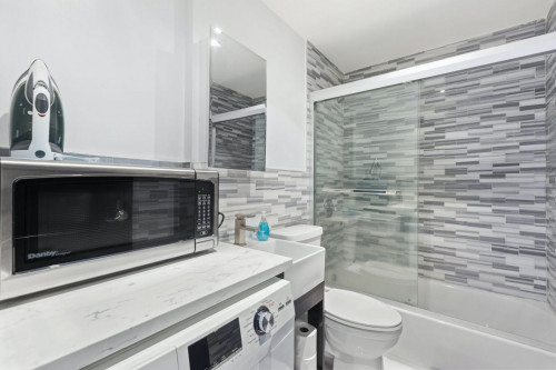 West 107th Home V - Gallery - 20