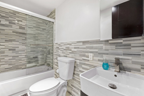 West 107th Home V - Gallery - 9