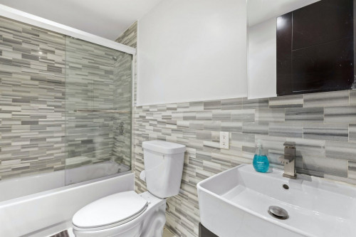 West 107th Home V - Gallery - 21