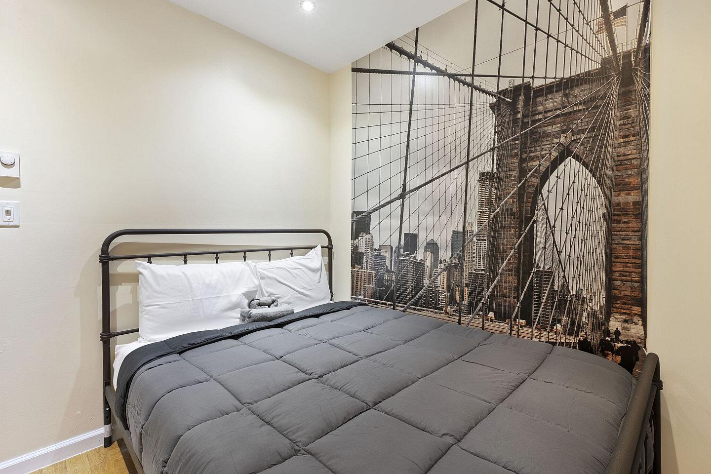 Private Room A  -  Vibrant Elegant Apt.  - Gallery -  7