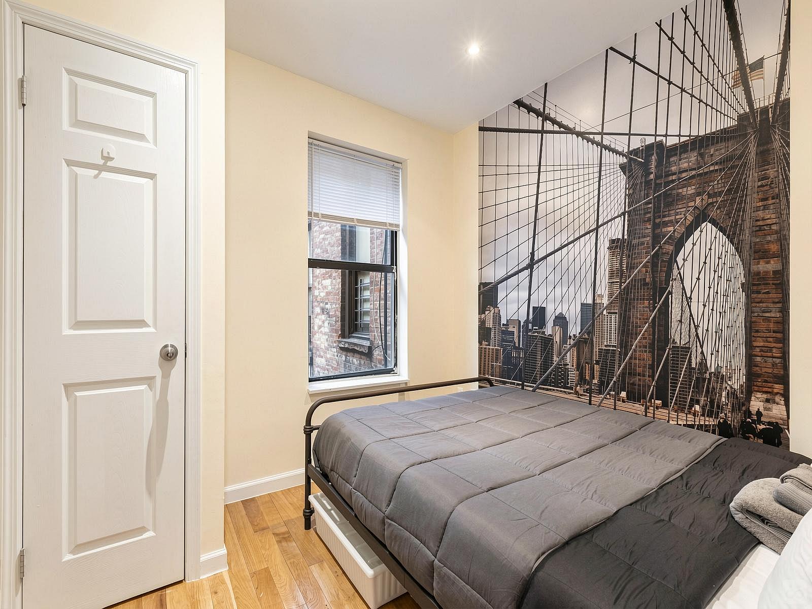  Private Room A  -  Vibrant Elegant Apt.  - Gallery -  3