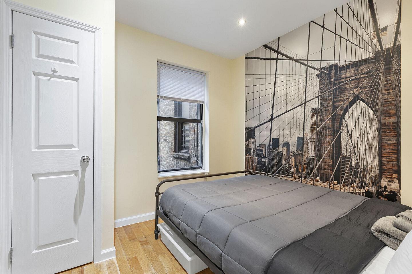  Private Room A  -  Vibrant Elegant Apt.  - Gallery -  1